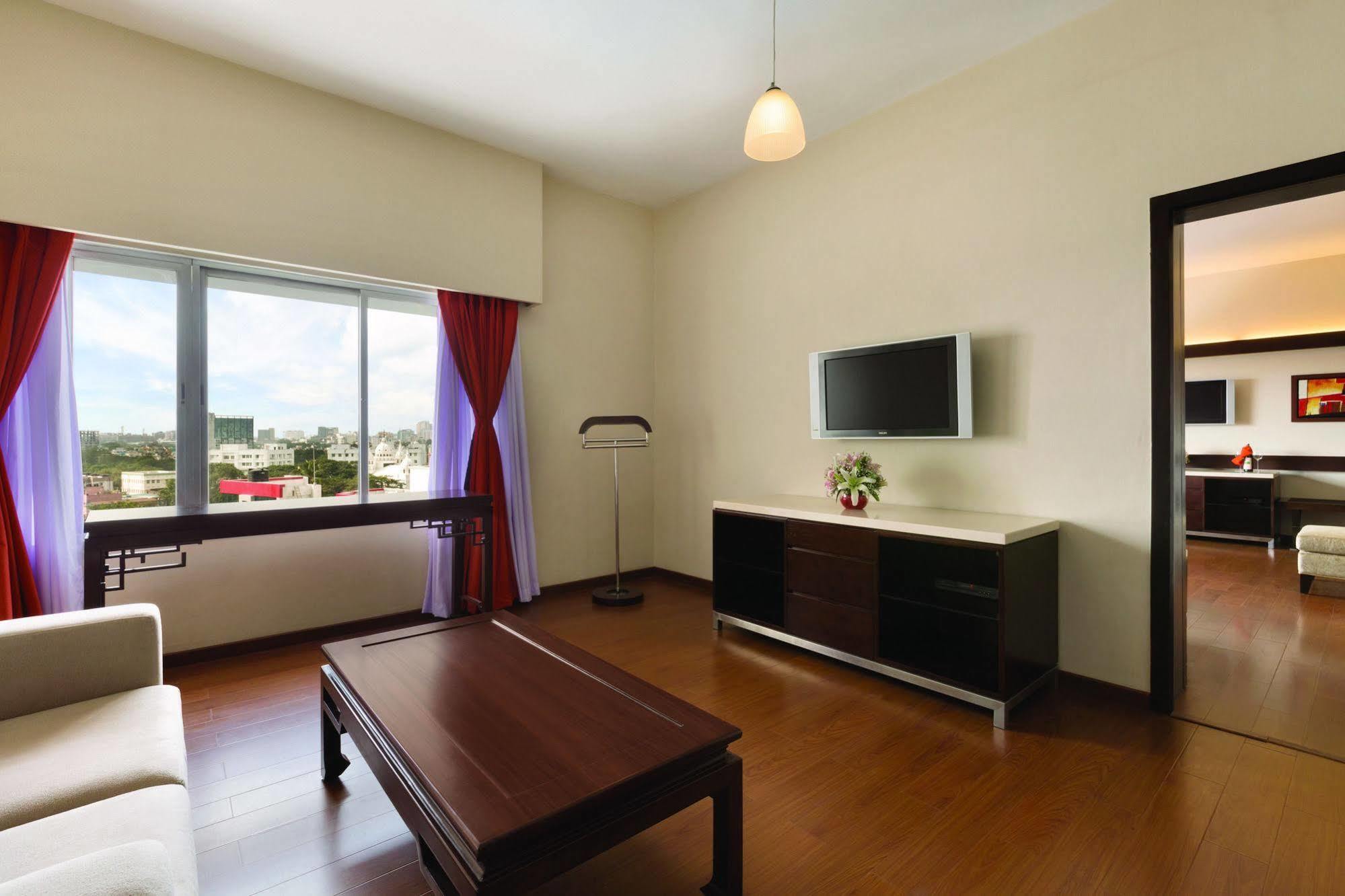 Ramada By Wyndham Chennai Egmore ภายนอก รูปภาพ